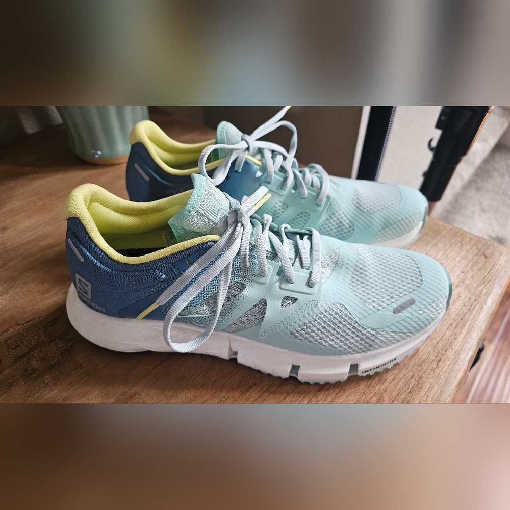 Salomon Women's Athletic Shoes Size 9.5 - Blue and Yellow